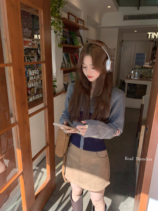 Read Nameless /学院风针织帽衫＋卡其色麂皮裙裤 2025/11/3 商品图3