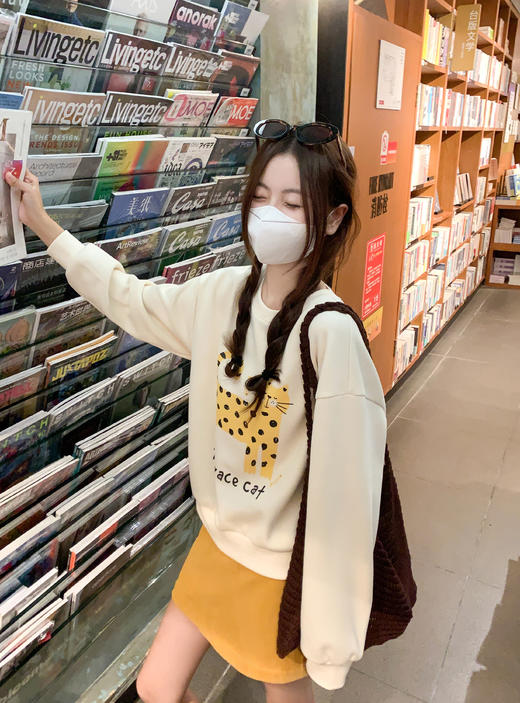 <曾小咸推荐>现货秒杀！微信超特价！杏色黄色猫咪印花卫衣 日常149.99 立减70 秒杀79.99！黄色短裙秒杀69.99！ 商品图8