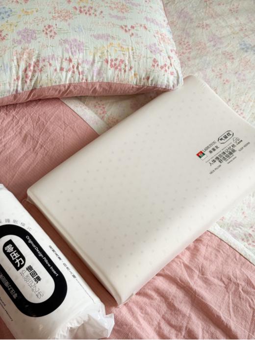 💥侧睡，入睡难，睡眠浅的人群看过来！⭐五星酒店同款！【零压力人体工学慢回弹记忆枕】🍂经过无数次的顾客反馈体验‼️ 天然乳胶枕平替⭕️快捷酒店的价格！五星酒店的享受！ 商品图3