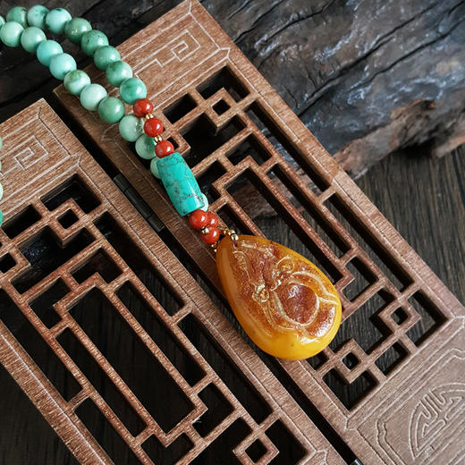 【天然正品】天然原矿高瓷蓝绿约6.6MM绿松石玛瑙珠串配鸡油黄蜜蜡吊坠项链33.3*23.6*7.6MM（皆取最大值）链长：35CM中性271025NJM10 商品图2