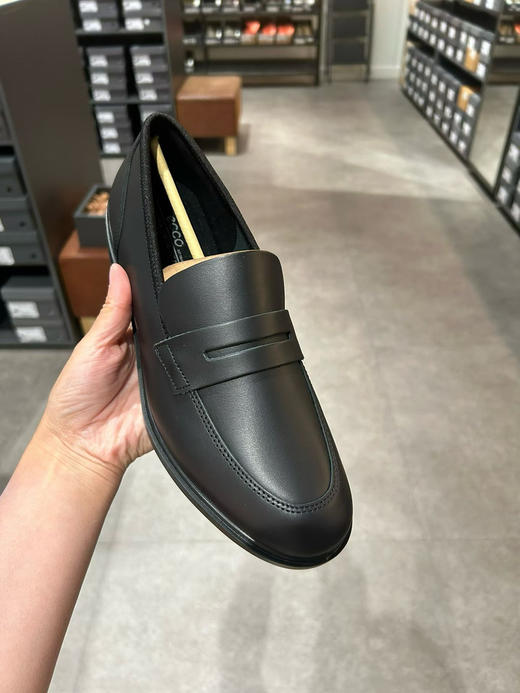 突然大大促[偷笑][偷笑]买到赚到了！爱步ecco 新款🆕上架，女士🚺一脚蹬乐福鞋国内1799，只需💰599[捂脸] 商品图5