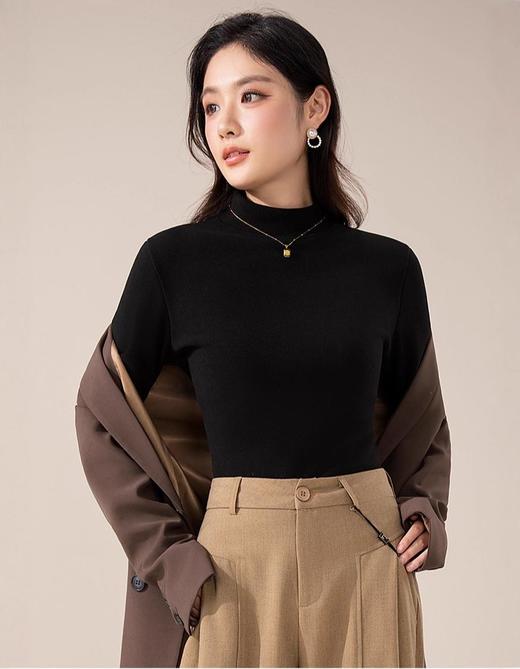 莱赛尔 · 蚕丝羊毛金貂绒打底衫 莱赛尔植物精华+蚕丝羊毛融合，柔软细腻 软糯亲肤，版型微宽松 修腰剪裁，修身不臃肿 领口半高领设计 百搭好看又保暖！ 商品图3