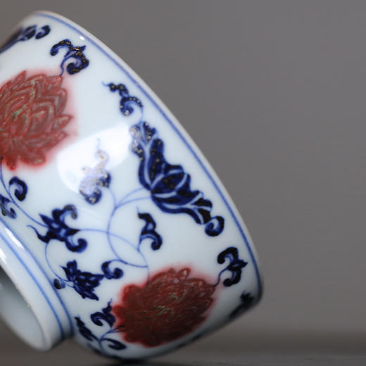 歳合山房俞强款青花釉里红莲子荷叶直口杯 商品图1