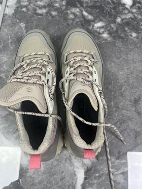 瑕疵ECCO/爱步 女士ULT系列低帮减震轻便休闲运动鞋 奥途系列824253