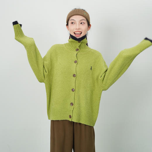 【十一破价福利】ACMEITEM爱棵米 户外女士开襟毛衣柔软宽松翻领毛衫上衣女款GAF2300206G 商品图1