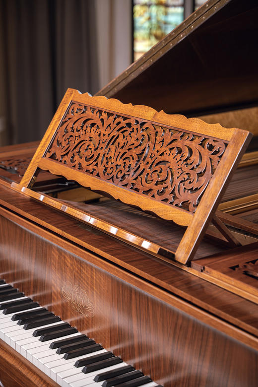 独角鹿西洋古董1900年代法国顶级乐坊Érard签名出品洛可可风格铜鎏金装饰古典卷叶纹胡桃木及檀木精雕三角钢琴 商品图7