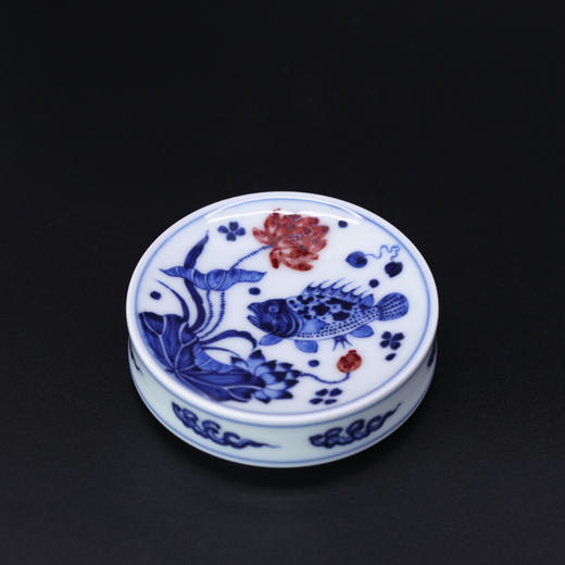 歳合山房俞强款青花釉里红婷婷玉立盖置 商品图0