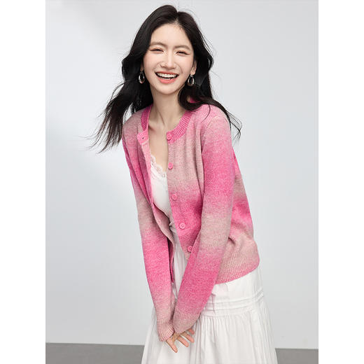 【年终特卖】熙世界多巴胺渐变条纹毛衣短外套长袖羊毛针织开衫2025秋装新款 商品图1