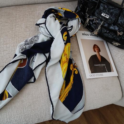 提升穿搭造型的必备利器！【四色可选 中古印花围巾】瞬间提升衣品 🐎 保暖又不厚重 春秋冬可保暖🧣使用率超高 商品图3