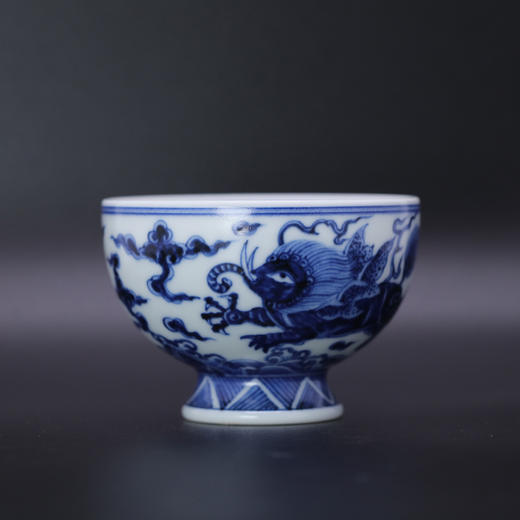 寒香慕古元明青花糯米釉海象海水纹高脚杯 商品图0