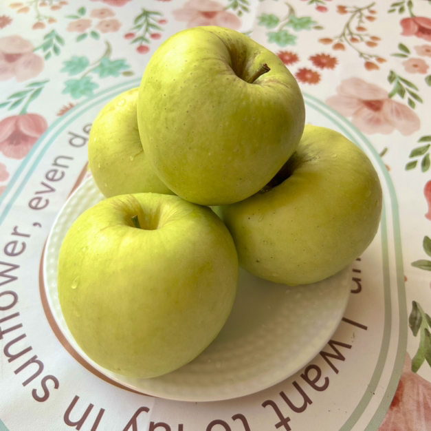 土岐水蜜桃苹果，纯甜无酸，酥脆多汁，清香怡人。无药残种植，孕婴可食用。