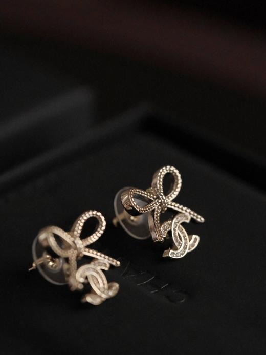 YS09-香奈儿蝴蝶结复古璀璨镶钻耳环耳钉 （XK） 商品图6