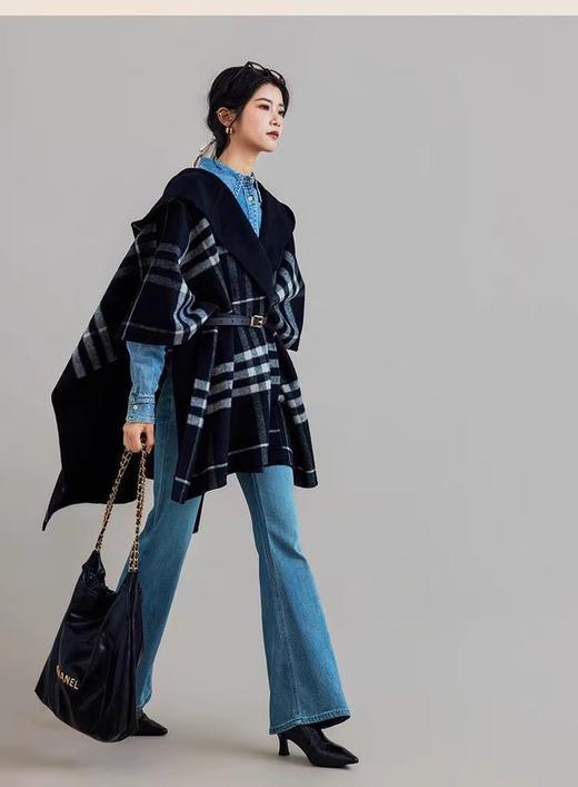 张婧仪同款黑色格纹双面呢披肩连帽外套 商品图3