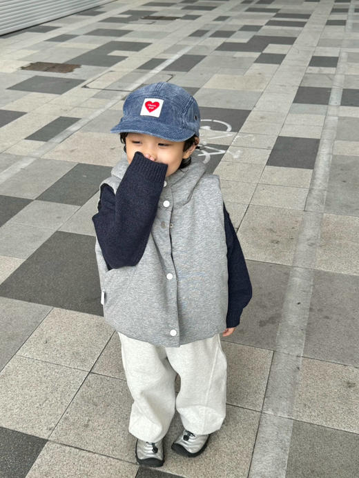 2025冬季男女儿童极简户外风！双面穿单排扣连帽轻盈棉马甲外套！ 商品图0