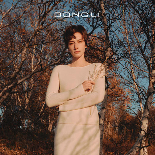 东黎 • 你本珍贵 山羊绒女士秋季圆领珍珠扣套衫 5377 商品图0