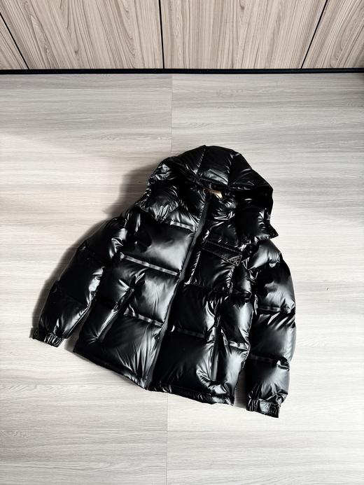 XY17-普拉达 斜三角羽绒服（SS） 商品图4