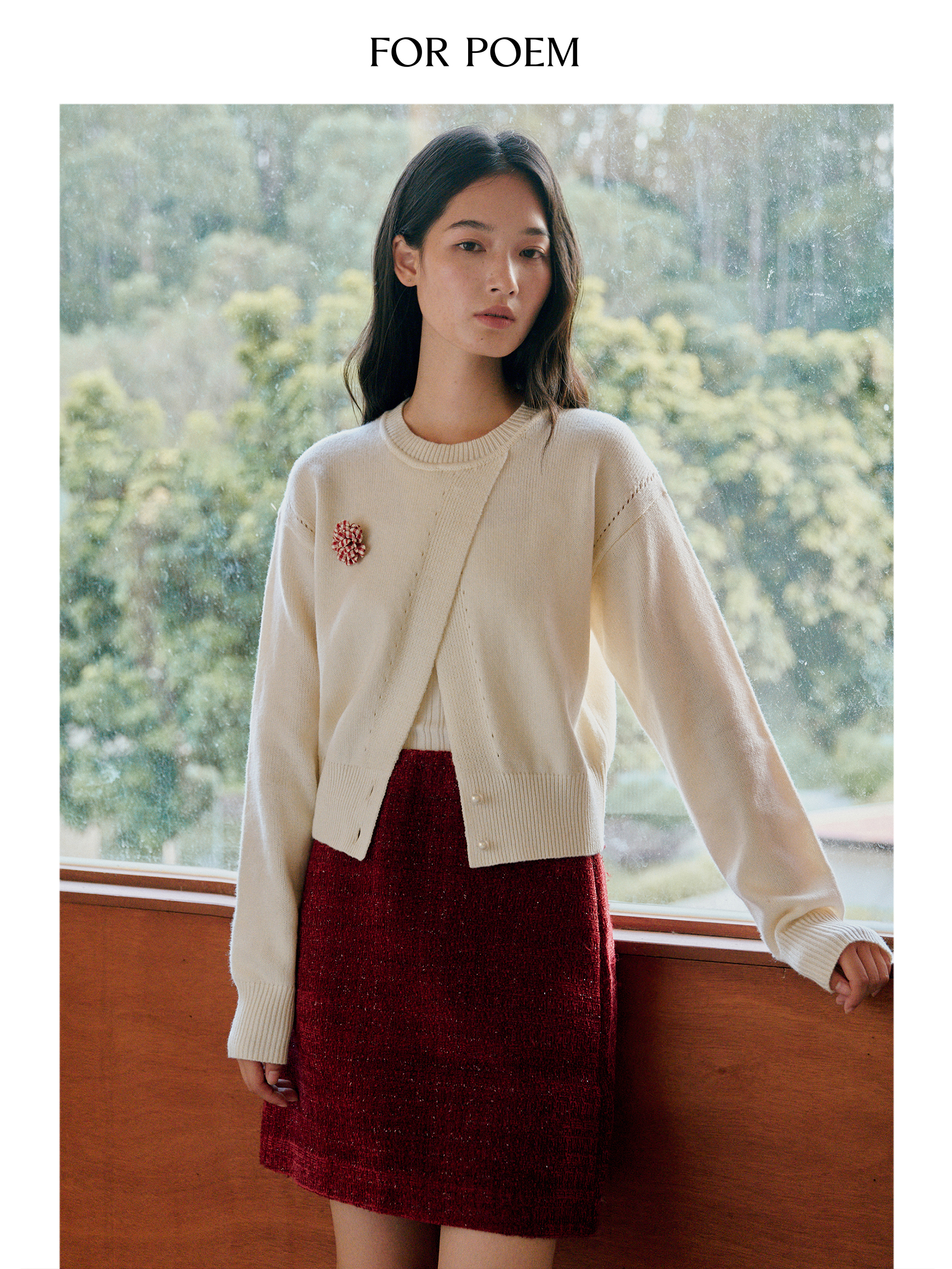 ForPoem 25/FW 原创设计斜襟圆领红白格纹花朵胸针两穿羊毛针织衫