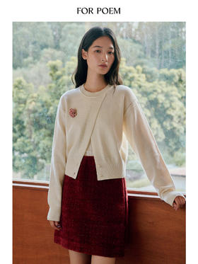 ForPoem 25/FW 原创设计斜襟圆领红白格纹花朵胸针两穿羊毛针织衫