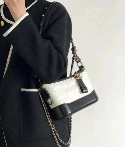 Chanel 流浪 黑白 熊猫 小号 镭射26开 商品图3