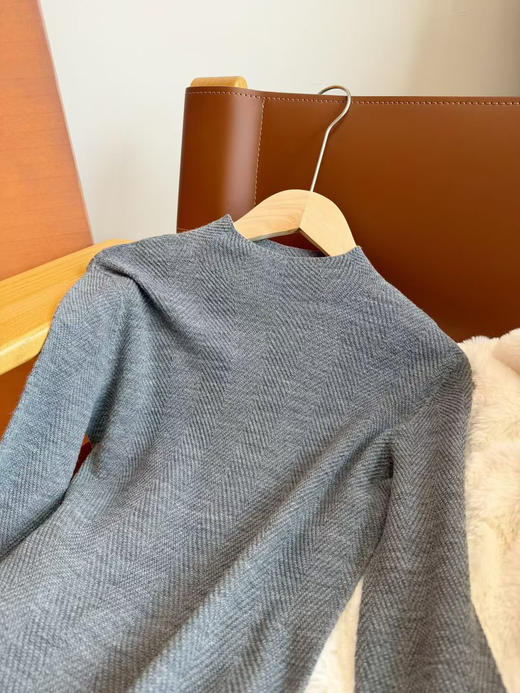 ri本岛精一线成衣 100% 羊毛鱼骨纹保暖打底衫,现货 商品图6