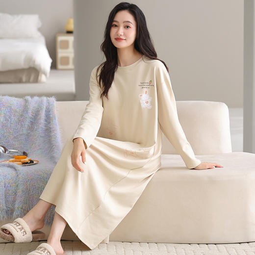 2025年秋季新品纯棉长袖过膝长款睡裙 可爱可外穿休闲简约家居服 商品图2