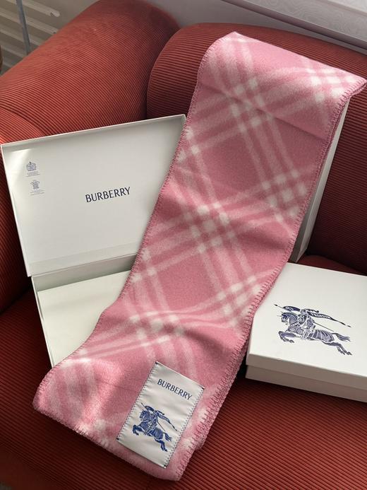 YP38-巴宝莉战马格纹黑色/粉色羊绒羊毛围巾（JM*MM） 商品图6