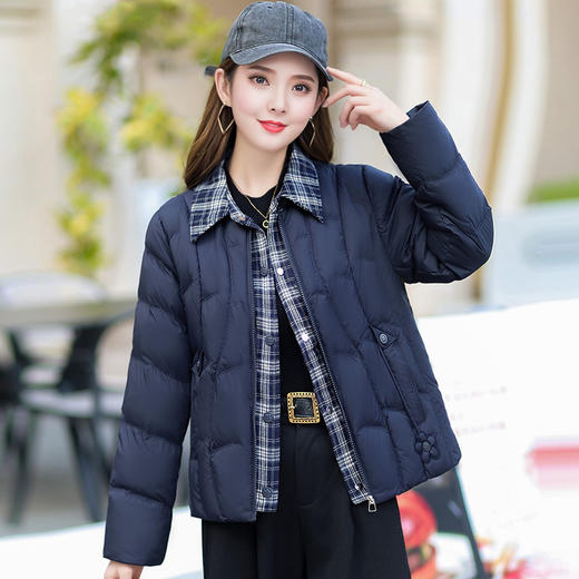 QYM 7777-Y时尚气质防寒羽绒服格纹拼结假两件保暖外套 商品图1