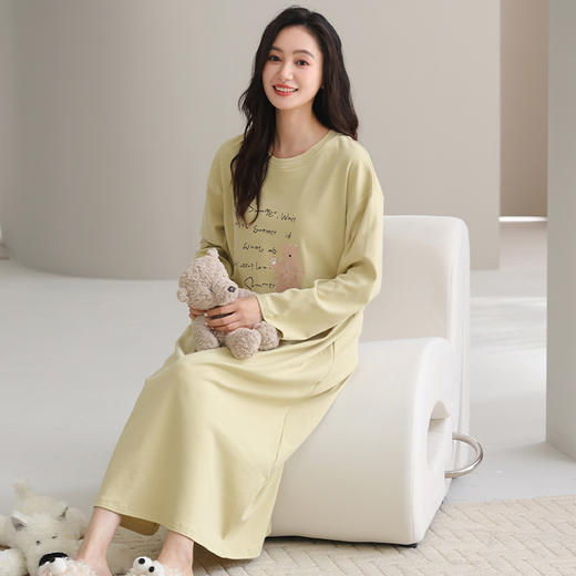 2025年秋季新品纯棉长袖过膝长款睡裙 可爱可外穿休闲简约家居服 商品图3