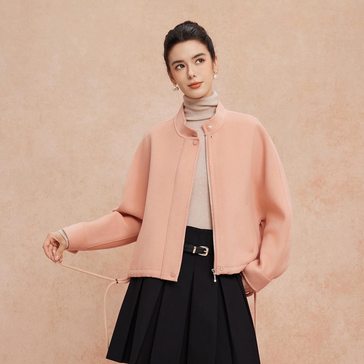 QH905斯尔丽25新款含山羊绒宽松版时尚减龄经典小立领双面呢羊毛大衣