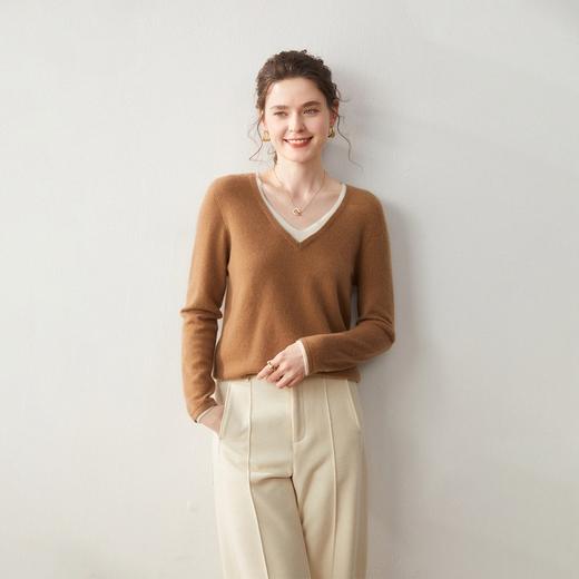 「自」全新升级【铂金会员367/天猫499/差价132】(05453)洛诗琳新款羊绒针织打底衫2025秋冬纯色假两件宽松显瘦毛衣 商品图3