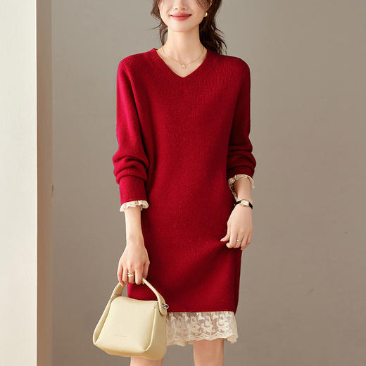 CC 8933蕾丝拼接打底衫中长款洋气加厚V领毛衣裙气质显瘦 商品图0