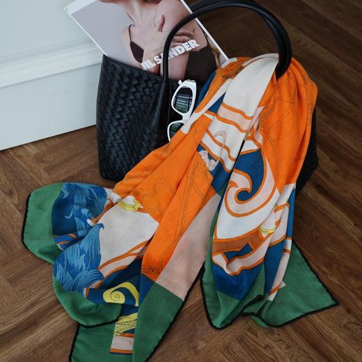 提升穿搭造型的必备利器！【四色可选 中古印花围巾】瞬间提升衣品 🐎 保暖又不厚重 春秋冬可保暖🧣使用率超高 商品图2