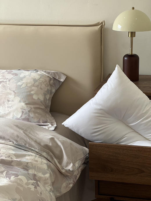 运动员纯正日本枕芯  ✅定制三防功能面料，防水，防油，防污  ✅面料100%全棉，软糯，亲肤，扎实  ✅高端织法，高支高密羽绒被同款面料  ✅超微细纤维填充，一秒回弹软蓬又支撑 商品图8