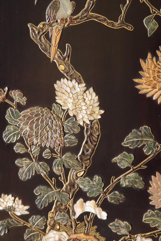 独角鹿西洋古董20世纪中国出品富贵花鸟主题木胎黑漆描金百宝嵌挂屏一对 商品图8