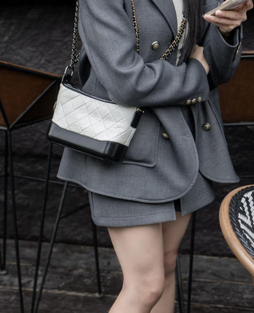 Chanel 流浪 黑白 熊猫 小号 镭射26开 商品图1