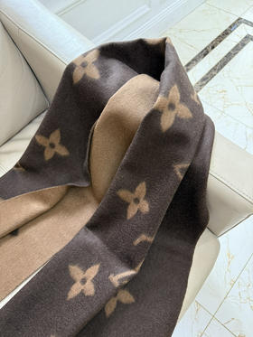 113-7  渠道圆正 刘亦菲同款 马户奶茶色双面 焦糖色双面 纯羊绒长款围巾