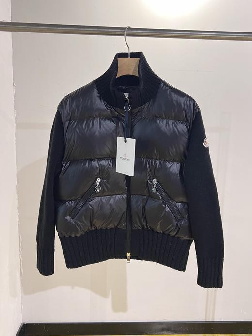 Mc蒙口拼接棒球服针织袖立领拉链轻薄羽绒服 商品图3