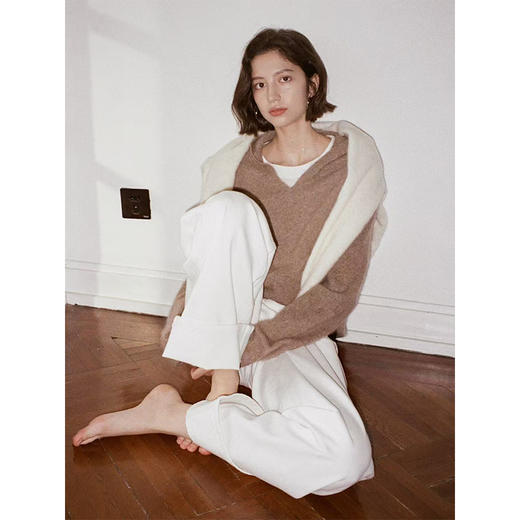 Even Vintage | 羊毛羊绒混纺 软糯温柔v领连帽套头针织毛衫 商品图2