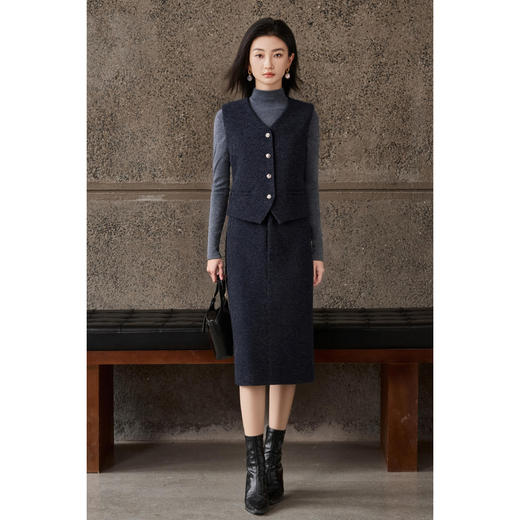 米思阳2025秋冬新款通勤职业OL羊毛保暖内搭磨毛马甲+磨毛半身裙女5326（单拍） 商品图0