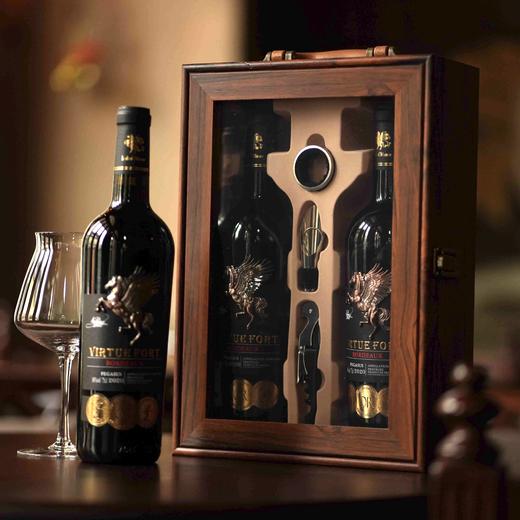 疯抢中！！【前500名买6瓶装送电动开瓶器+3个手提礼袋】【法国波尔多AOP飞马大金奖干红】16%vol 高端手提木盒/大礼盒+送海马刀/倒酒器/防倒流环 商品图4