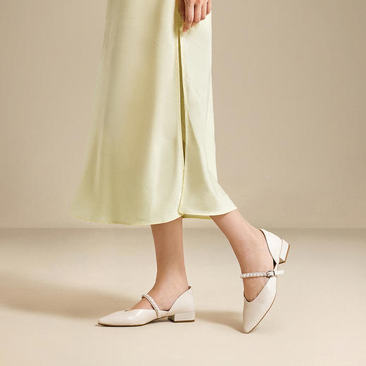 千百度低跟玛丽珍时装凉鞋女尖头扣饰通勤浅口单鞋A25269613 商品图2