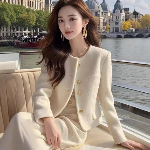 气质名媛气质排扣上衣，独特超好看小香风白色外套 商品图0