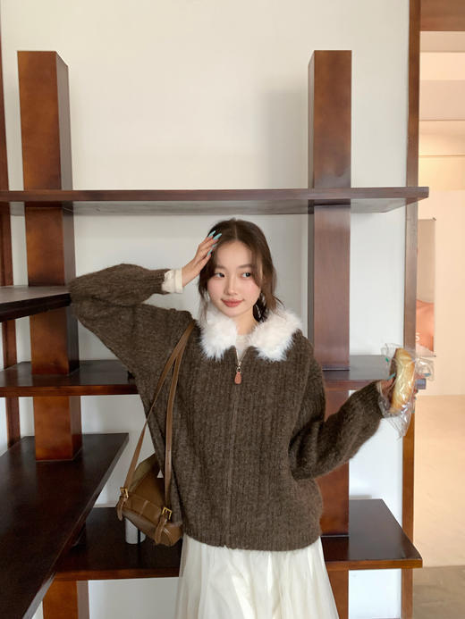 【YW】无忧购连帽毛领羊驼针织衫外套女秋冬款简约休闲开衫66179（截单后3-5天发货） 商品图0