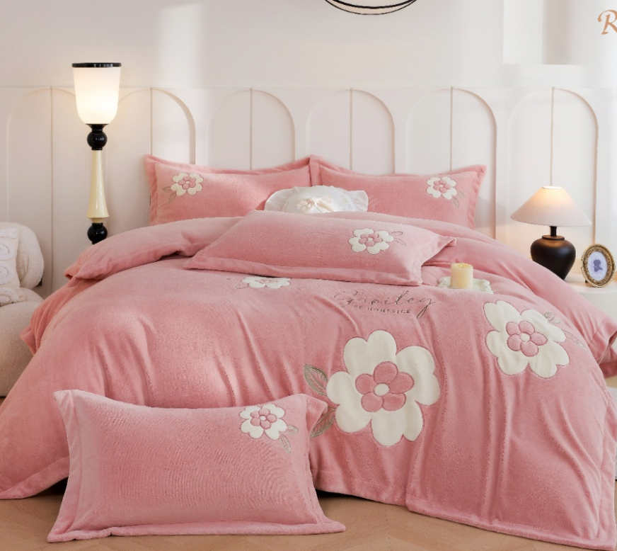 全新花卉刺绣花朵纯色叶夕牛奶绒保暖加厚床上用品四件套G117800035