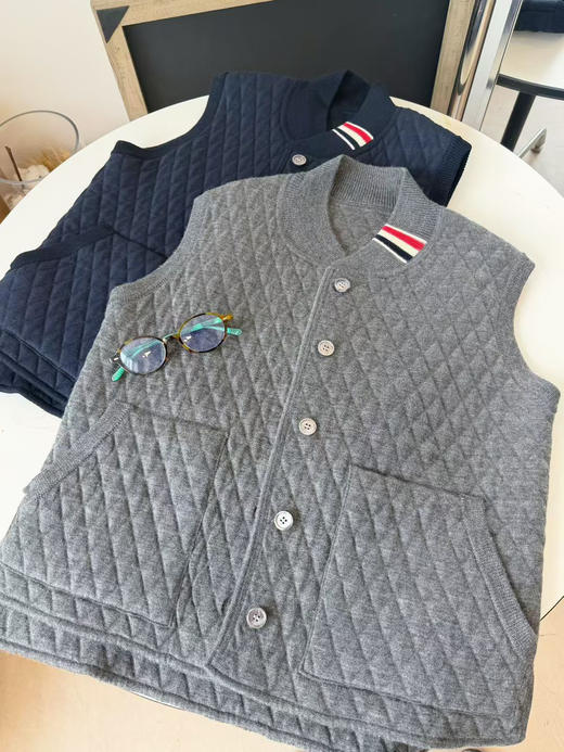 TB25 新款du家尾货|空气压痕工艺 60% 羊毛珩棉保暖马甲 商品图0