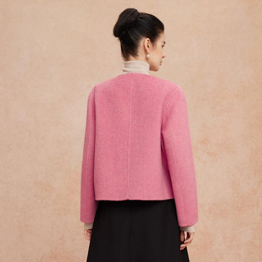 QH904斯尔丽2025新款双面呢手感滑爽软糯小香风异形扣时尚短款羊毛大衣 商品图1