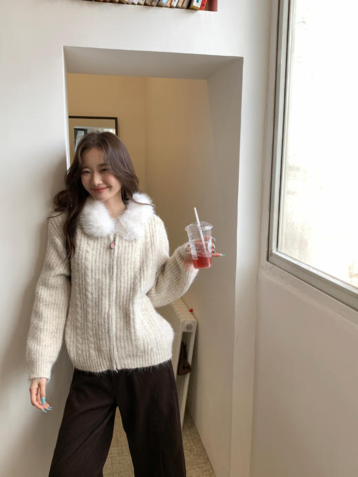 【YW】无忧购连帽毛领羊驼针织衫外套女秋冬款简约休闲开衫66179（截单后3-5天发货） 商品图8