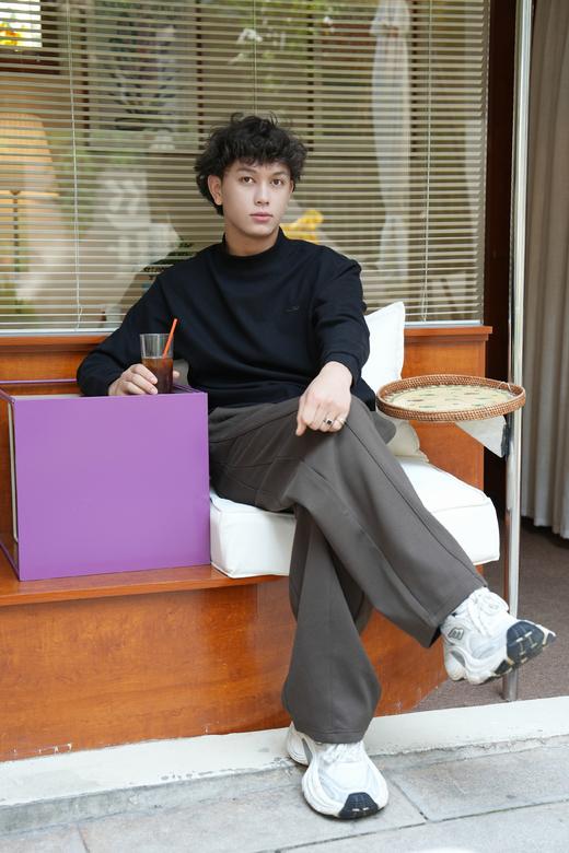 E541411148纯色中领长袖T恤 商品图5