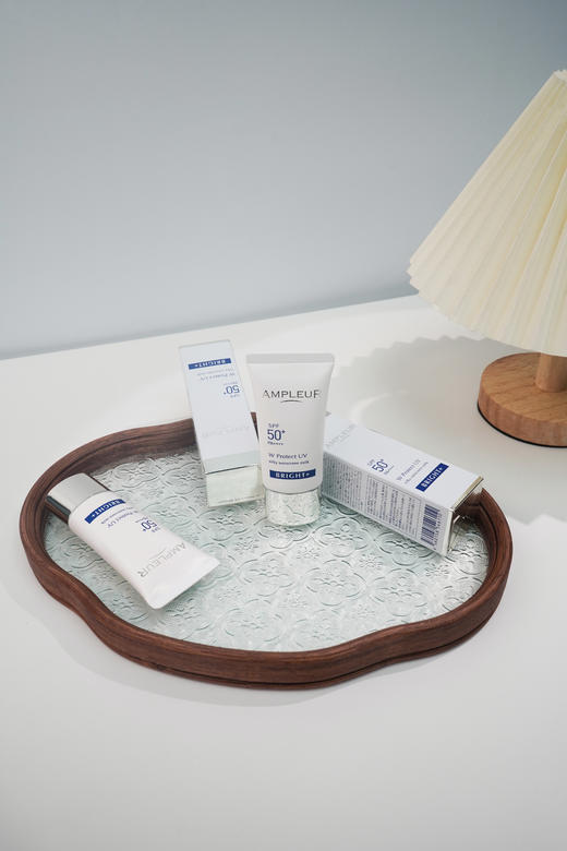 效期至28年7月！！！AMPLEUR水润亮白清透防晒乳30g和樱花肤感大防晒50g 商品图3