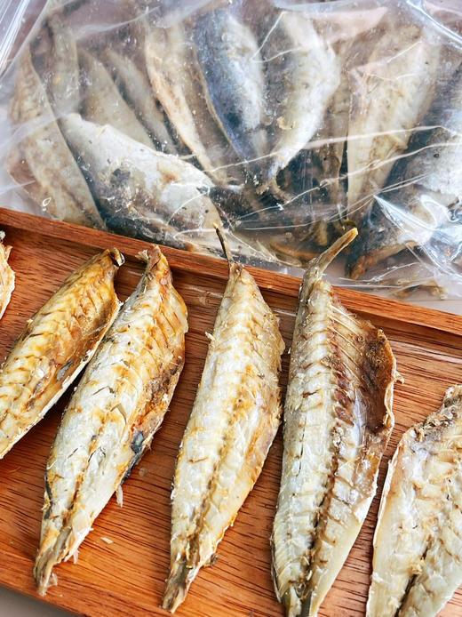 6斤活鱼才能晒出1斤鱼干❗️❗️整条大鱼，几乎无刺‼️【巴浪鱼肉干】 🔴活鱼自然风干，去骨去头去内脏‼️ 🔴每条都有13cm左右‼️ ✅七成干！！肉质紧实有嚼劲 商品图9